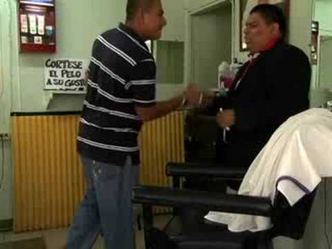 NNN ENRIQUE FLORES EN LA BARBERIA