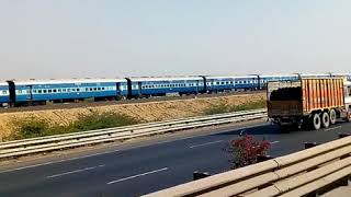 preview picture of video 'Bhuj Pune exp passing near bhachau NH 8 A'