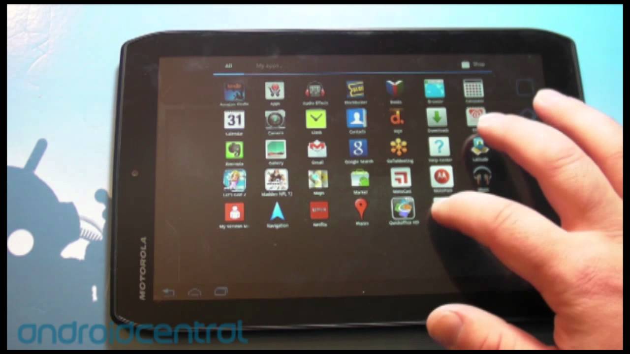 Hands-on with the Verizon Motorola XYBOARD 8.2 - YouTube
