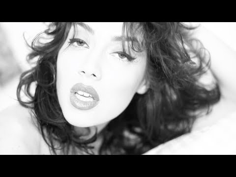 Militta Bora - Millonaria (video oficial)