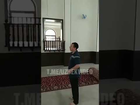 Our muslim blind brother sang Akhil Hayy's nasheed Farshi turab as him. Mashaallah !!😱❤😍😍