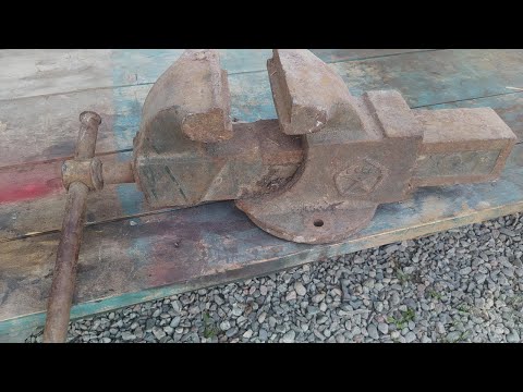 Restoration of a very rusty stuck vise | T Restoration