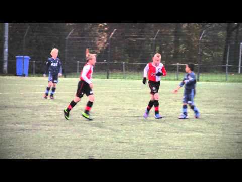 Niek scoort tijdens talententraining bij Feyenoord