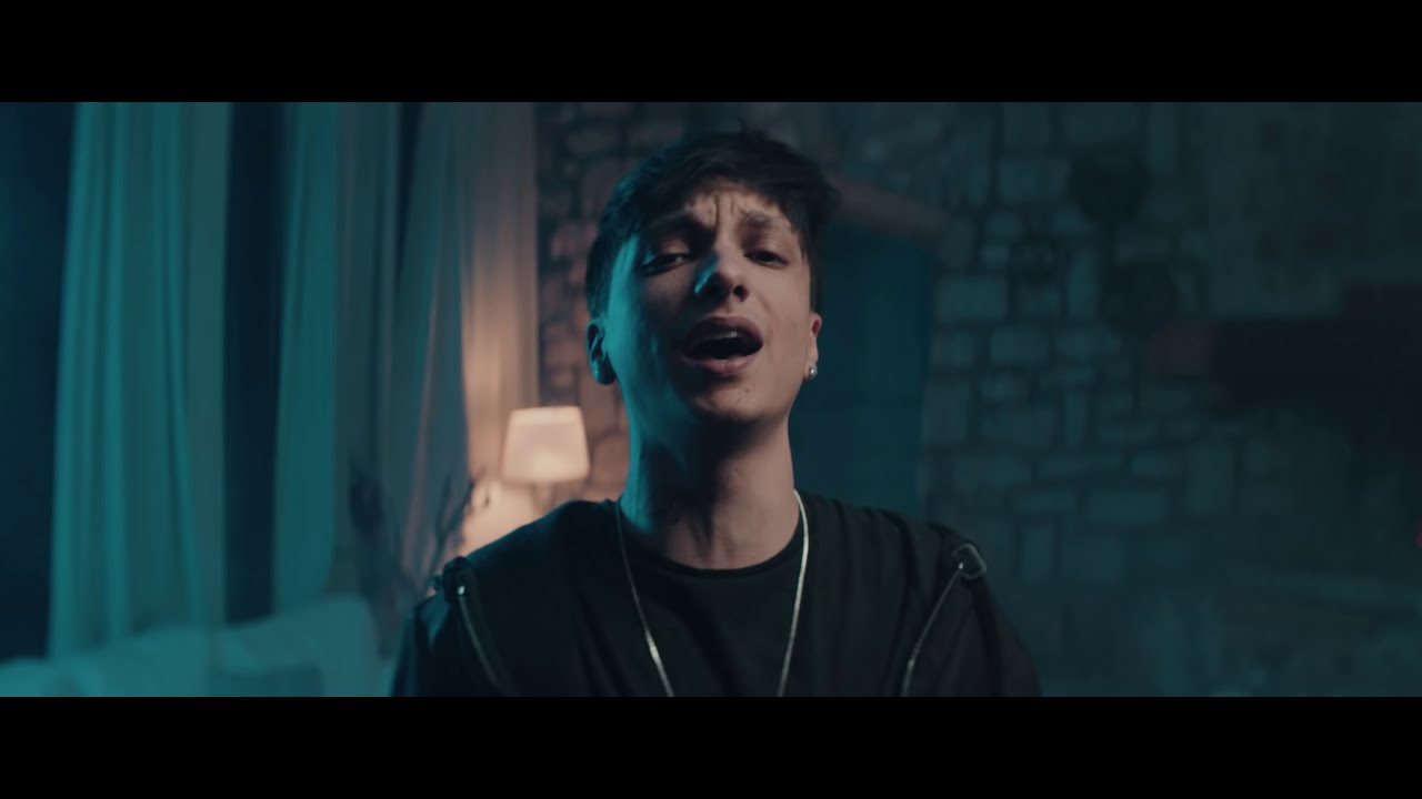 Watch Now ULTIMO - RONDINI AL GUINZAGLIO ULTIMO - RONDINI AL GUINZAGLIO