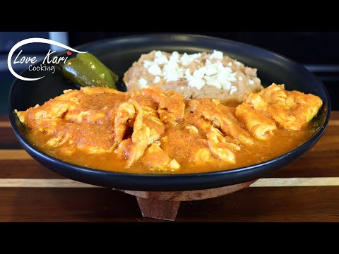 How to Make Mexican Breakfast Receta de Huevos en Salsa Roja al Albañil