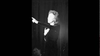 L&#39;accordéoniste - Edith Piaf (Live Au Carnegie Hall)
