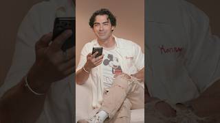 #FrankieJonas’ greeting is everything 🤣. #JoeJonas #PhoningItIn