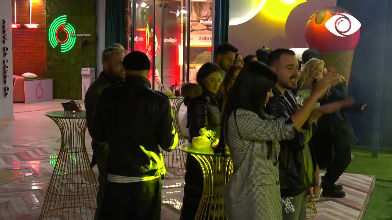 Capital T ndez atmosferën në shtëpi