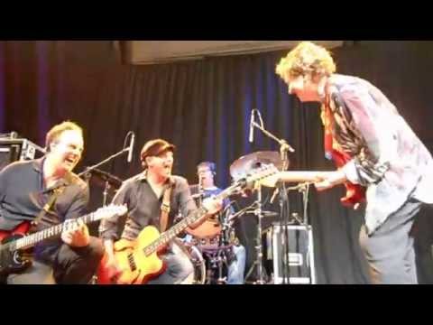 Andy Summers e Rodrigo Santos - Message In A Bottle