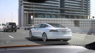 preview picture of video 'Spotted!!! - 1st Tesla Model S P85 driving in Dubai by Patrick3331'