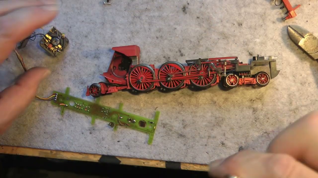 Wolfgangs Märklin Modellbahn BR 10 001 Bekommt Weiße LEDs