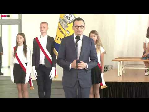 Premier Morawiecki na rozpoczęciu roku szkolnego w Rokicinach