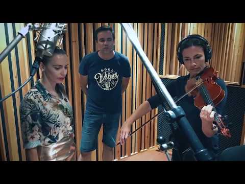 Tandi Flora feat. Varga Judit - Szomorú vasárnap (werkvideó)