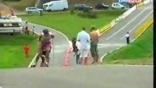 preview picture of video 'FIS ROLLERSKI WC 2002 - Relay Men'