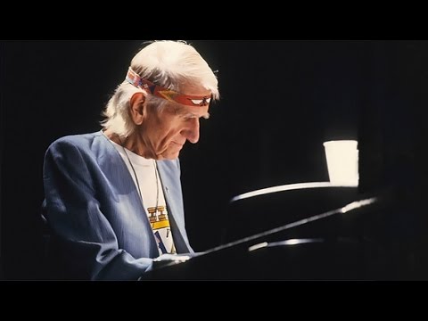 Gil Evans Orchestra plays Jimi Hendrix, "Little wing", live at Umbria Jazz 1987, Perugia