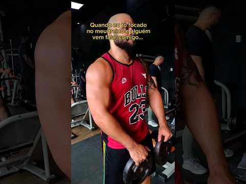 Quando eu tô focado no meu treino e alguém vem falar comigo 👌 #academia #meme #treino #academiameme