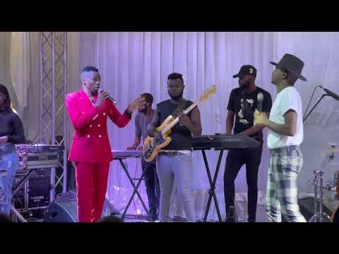 Emiliano Lázaro feat Anderson Mário- Ninguém explica Deus ( live show)