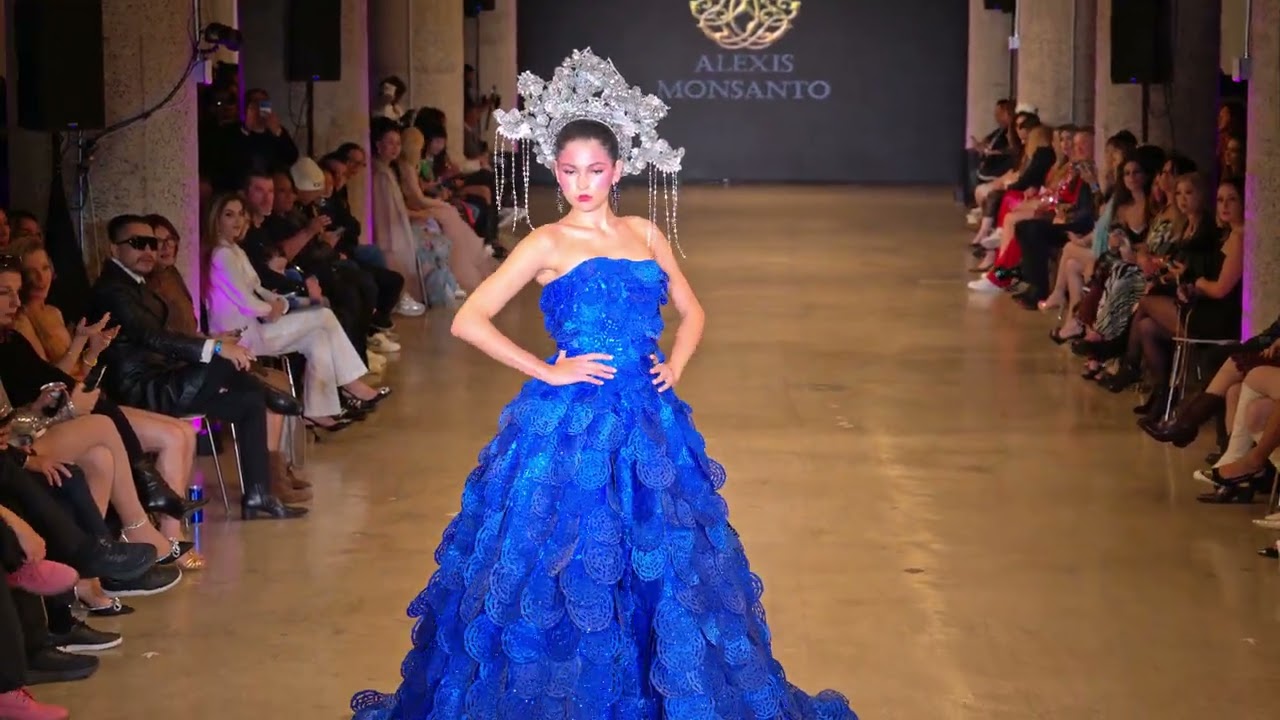 Model walks in Alexis Monsanto Fashion Show @artheartsfashoin LAFW Look #15