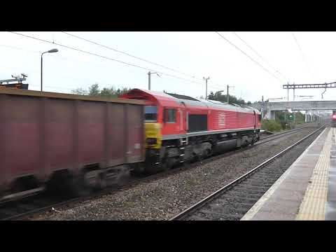 DB Cargo UK Class 66 no: 66017 @ STJ {653B} 09/09/2019.