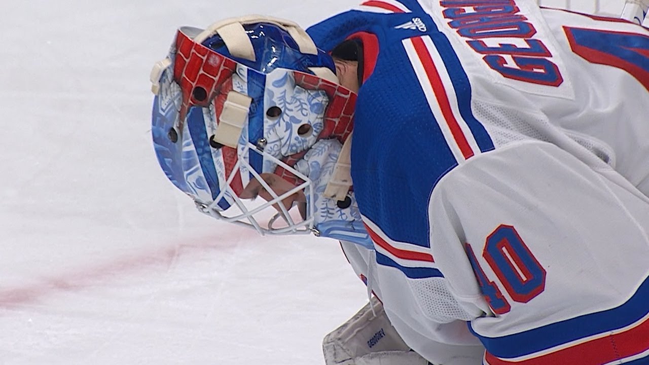 VIDÉO: Le gardien des Rangers s'en va au banc, mais y'a pas de punition...