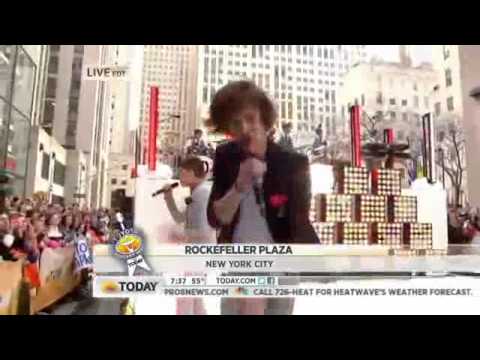 One Direction - What Makes You Beautiful - Live on the Today Show