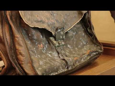 Dettaglio della borsa di Paolo Borsellino 1