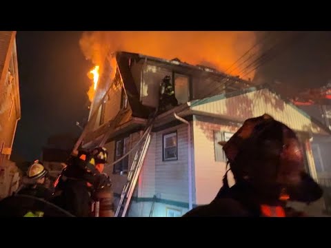 **EARLY ARRIVAL HOUSE FIRE** FDNY Operating at queens All hands 10-75 Box 8633 for an attic fire