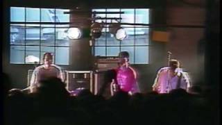 Big Black - 1987/08/09 - 01 - Fists Of Love (Georgetown Steamplant)