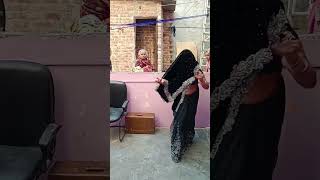 Download lagu didi budha balam mein anar ki Kali Mai Ghar ko Chali mp3 Download lagu didi budha balam mein anar ki Kali Mai Ghar ko Chali mp3