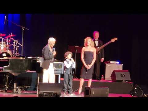 Dionne Warwick with her nephew & granddaughter - That's What Friends Are For - Los Angeles 2023