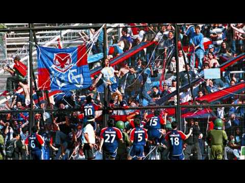 "Esta hinchada esta reloca, de tanto jalar falopa" Barra: Los de Abajo • Club: Universidad de Chile - La U