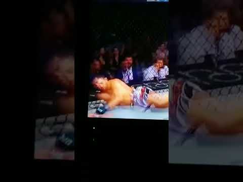 Cruz stopping a head kick with his nose