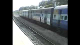 preview picture of video 'Rare Link : Kurnool Pass with one off Rajdhani AC First Class Car.'