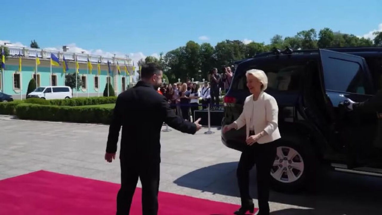 Zelensky incontra Von Der Leyen a Kiev, focus su ingresso Ucraina in Ue e 'Drone Deal'