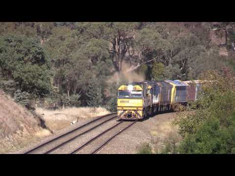 S306 en route to Streamliners on 6MW2 with NR24 NR12 8256 DL45 leading 6 May 2016