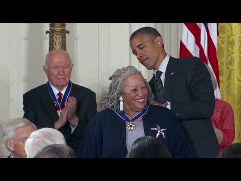 Medal of Freedom to Bob Dylan, Pat Summitt, 11 others