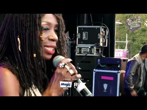Heather Small performs Moving On Up at the 2022 Soultown Festival