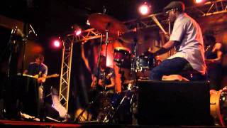 Chris Dave & Friends - D'Angelo/Jimi Hendrix inspired jam - New Morning 110611.MP4