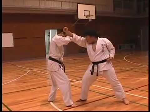 信武会 空手　ピンアン四段　掛け受けの崩し方 (ひじを引く)