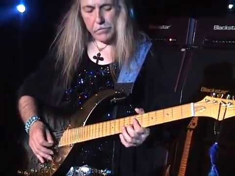 ULI JON ROTH, JENNIFER BATTEN & ANDY TIMMONS 2016-03-28 Token Lounge, Detroit, Michigan, U.S.A.