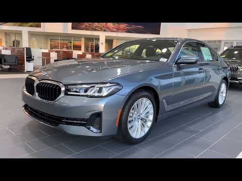 2022 BMW 530i xDrive in Bluestone Metallic