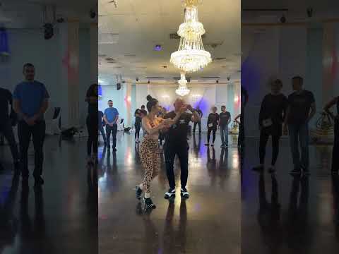 Beginner Salsa On2 #dance #rodrigoandwendy #salsadancing #latindance #salsadance #salsa #salsaon2