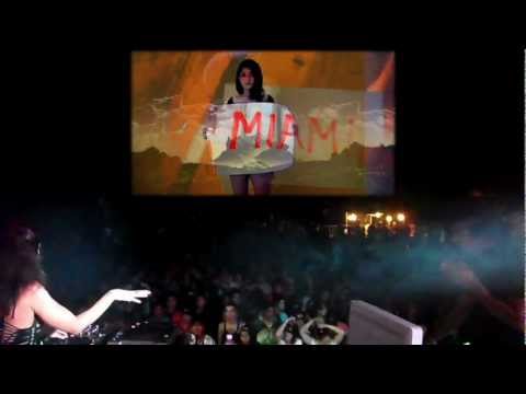 Ibiza Ozaka-Massive vs 220V-Cycle Sphere RMX-Visual Maximo Live Video