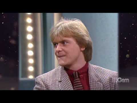 John Farnham talks Little River Band's Graeham Goble on the Don Lane Show (1980)