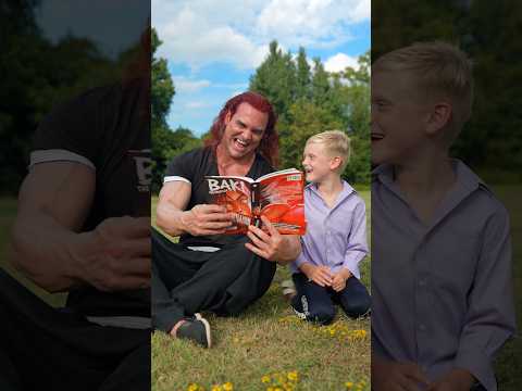 Yujiro reads Baki the Grappler 👹 #yujirohanma
