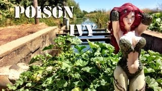 Sideshows: The Death of POISON IVY Premium Format Ex (SS Defect)