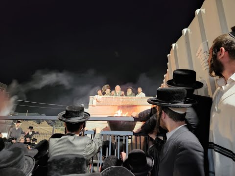 הדלקה פון כ"ק אדמו"ר מתולדות אהרן שליט"א אין מירון