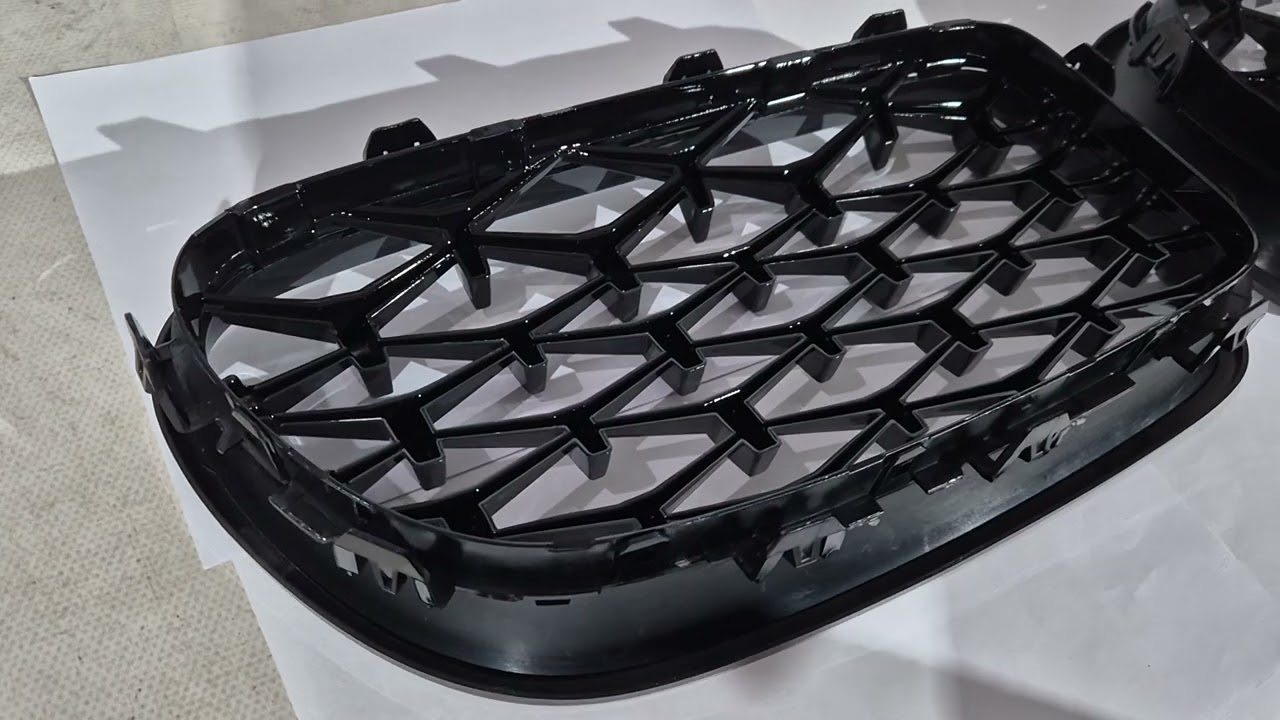 BMW 5 серія F10/F11 2010-2016 рр. Ніздрі Diamond Black (чорний глянець) Video 1