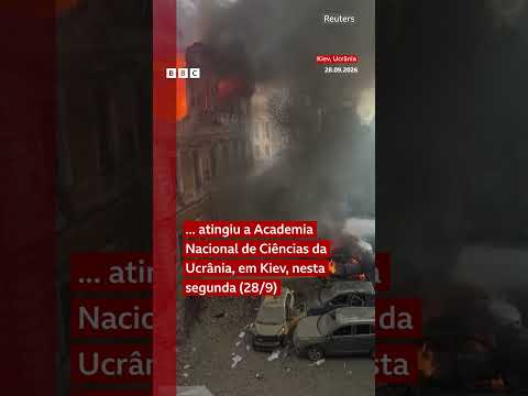 Idoso é resgatado após prédio histórico de Kiev ser atingido por drone russo