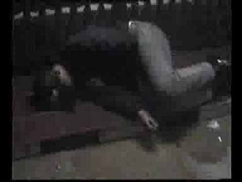 TARGET OPERASI THE 1ST SONG; LAGI, JUDUL ALBUM ; DISKRIMINAS